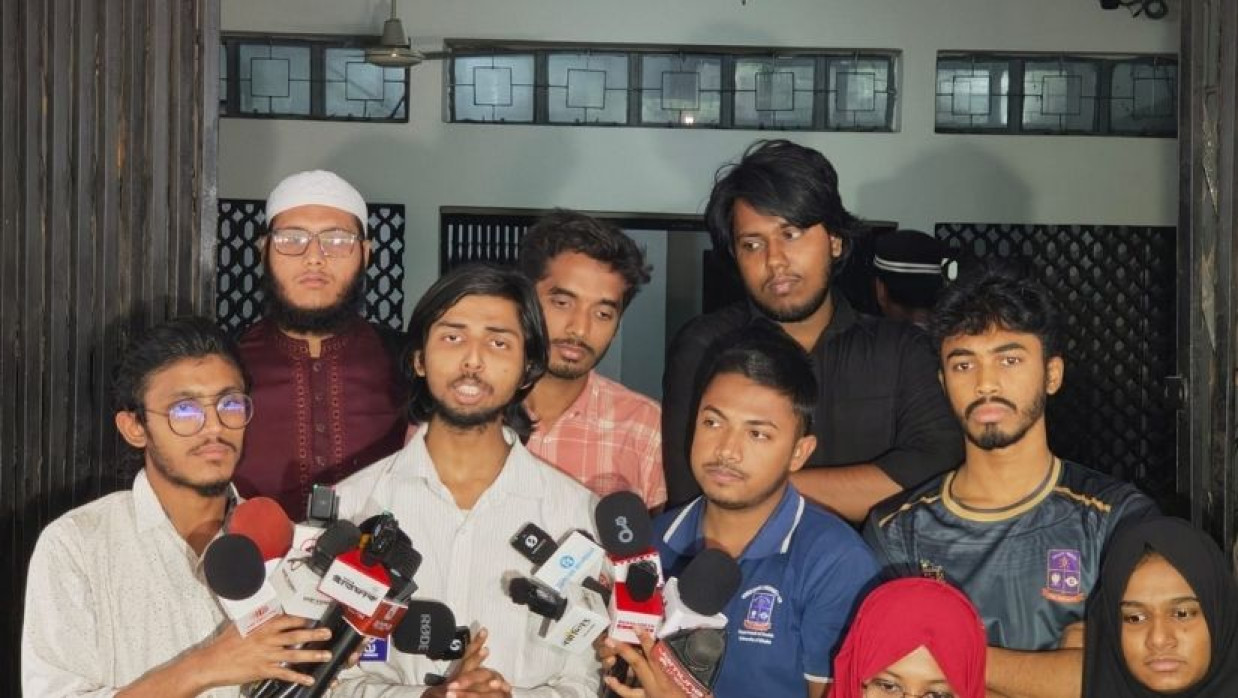 ডাকসু নির্বাচনের কমিশন গঠন ও তফসিল ঘোষণার সময় বেঁধে দিলেন শিক্ষার্থীরা