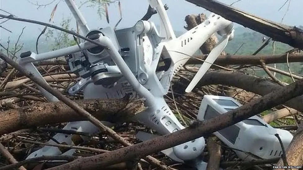 লাহোরে নৌঘাঁটির কাছে ভারতীয় ড্রোন গুলি করে ভূপাতিত করেছে পাকিস্তান