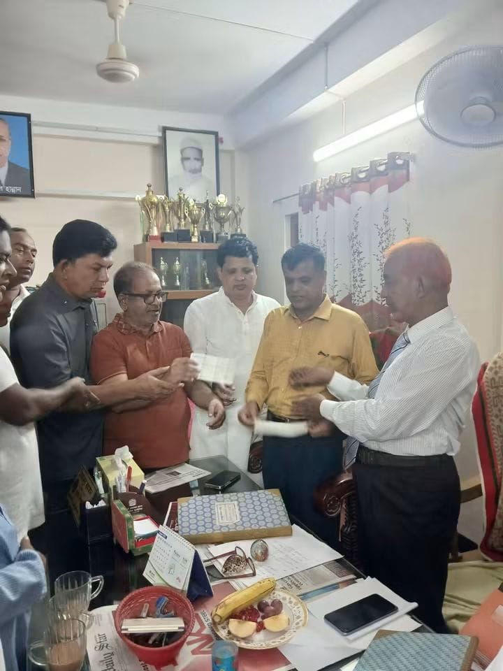 খিলক্ষেতে শিক্ষাপ্রতিষ্ঠানে ২০ লাখ টাকা অনুদান দিলেন মোবারক দেওয়ান ও আব্দুল হক