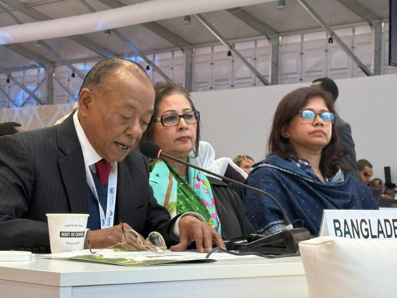 মঙ্গোলিয়ার উলানবাটরে UNCCD COP17-এর মন্ত্রী পর্যায়ের সংলাপে বক্তব্য দিচ্ছেন পরিবেশমন্ত্রী আবদুল আউয়াল মিন্টু