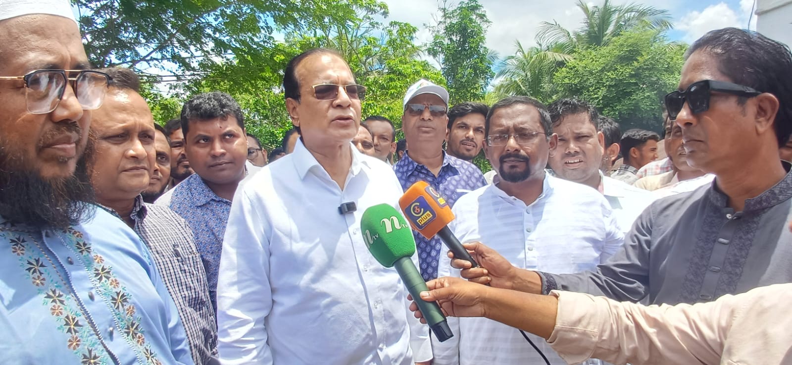 বন্যায় ক্ষতিগ্রস্ত এলাকা পরিদর্শনে ত্রাণমন্ত্রী আসাদুল হাবিব দুলু
