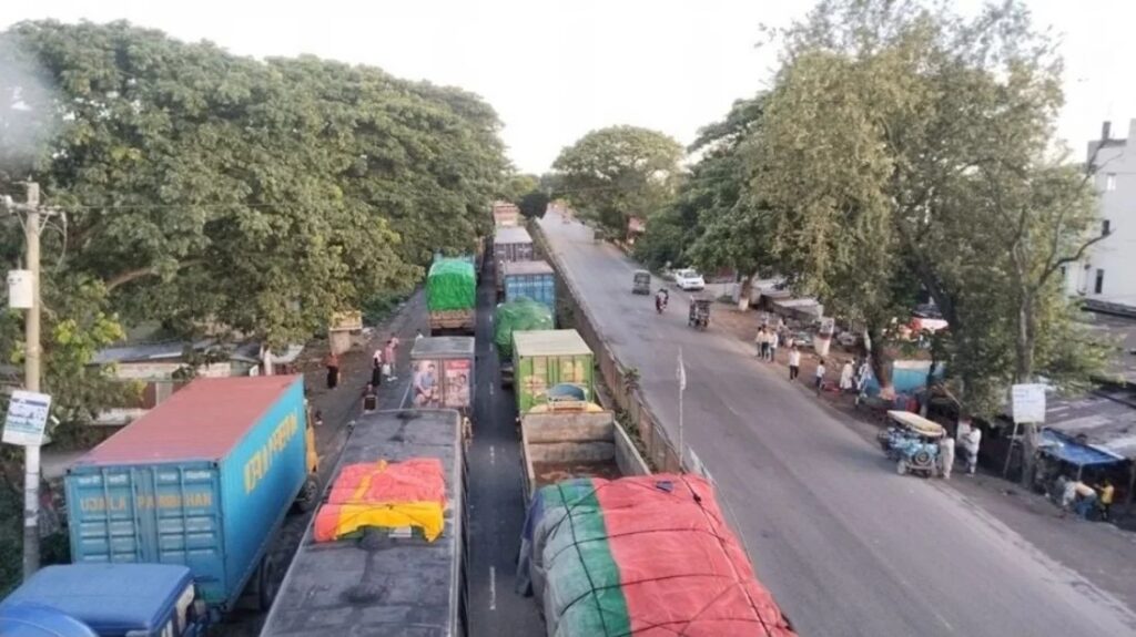 ৫০ কিলোমিটার ছাড়িয়েছে ঢাকা-চট্টগ্রাম মহাসড়কে যানজট