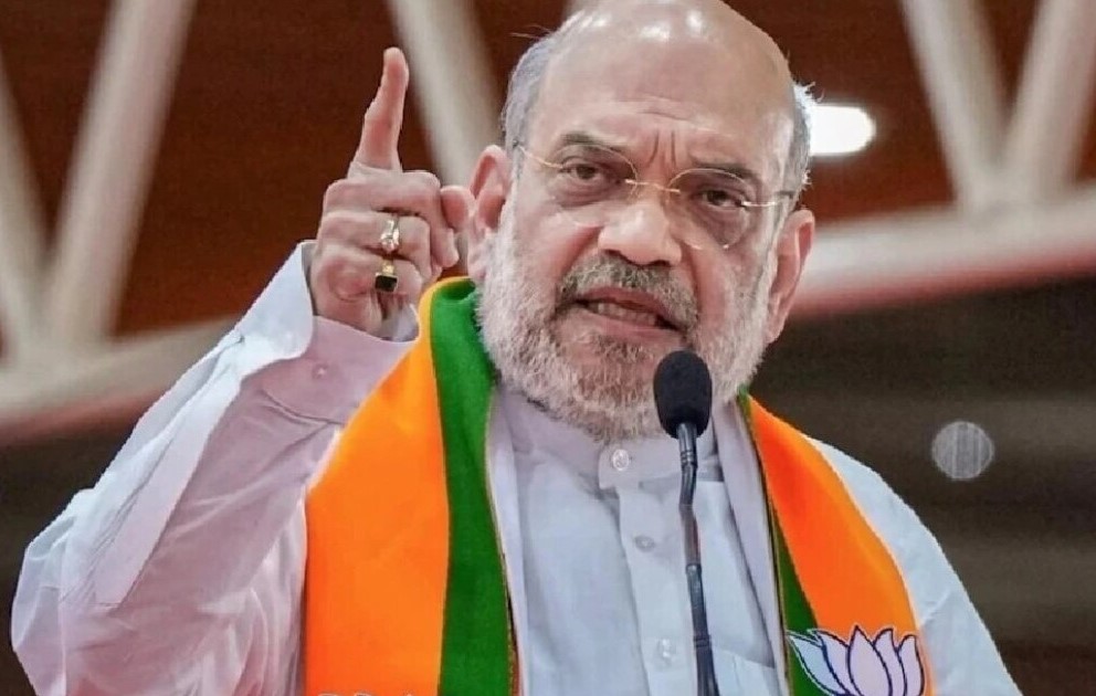 বাংলাদেশ থেকে যাওয়া শরণার্থীদের নাগরিকত্ব নিয়ে বক্তব্য দিচ্ছেন ভারতের স্বরাষ্ট্রমন্ত্রী অমিত শাহ