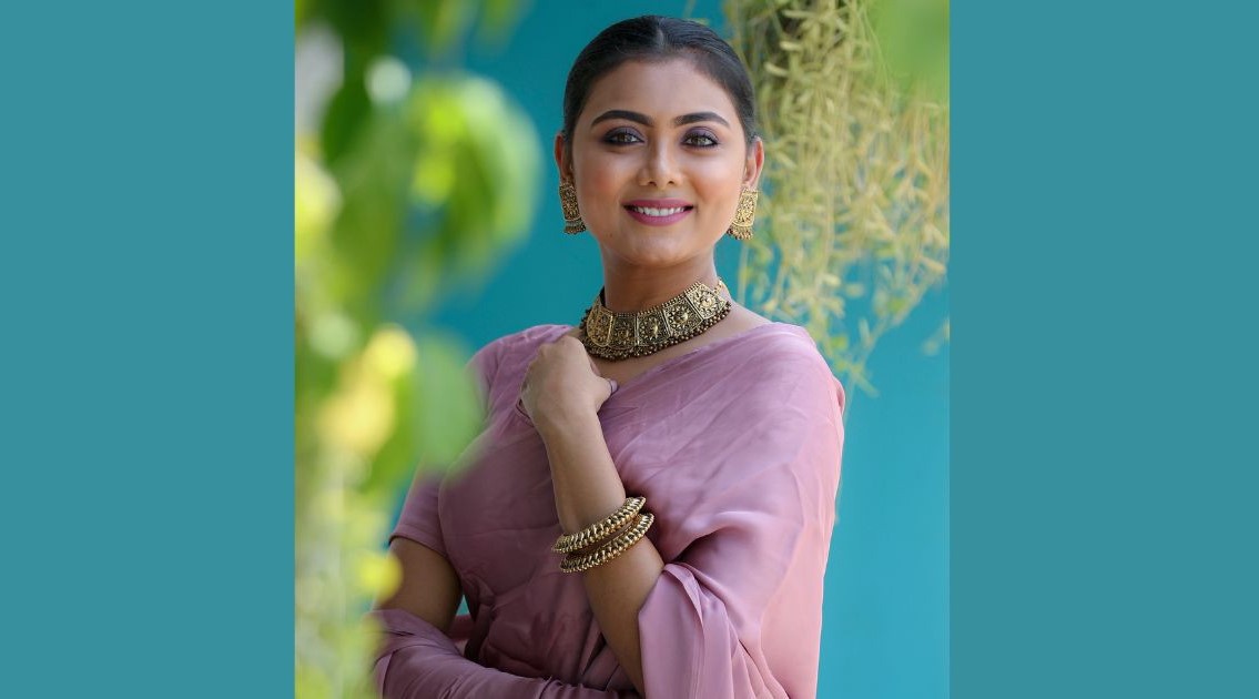 ‘প্রিয়তমা’ সিনেমার স্মৃতি নিয়ে কথা বলছেন অভিনেত্রী ইধিকা পাল।