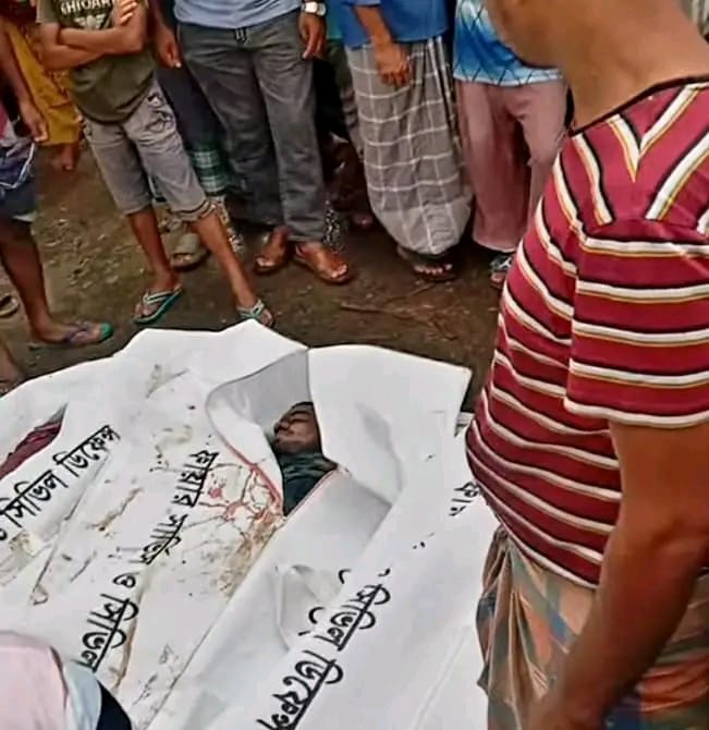 বগুড়া-নওগাঁ সড়কে দুর্ঘটনাকবলিত বাস ও উদ্ধার অভিযান