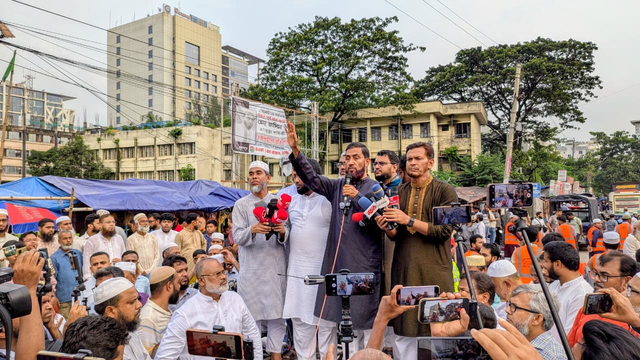 গ্যাসের দাম না কমালে পেট্রোবাংলা ঘেরাওয়ের হুঁশিয়ারি সেলিম উদ্দিনের