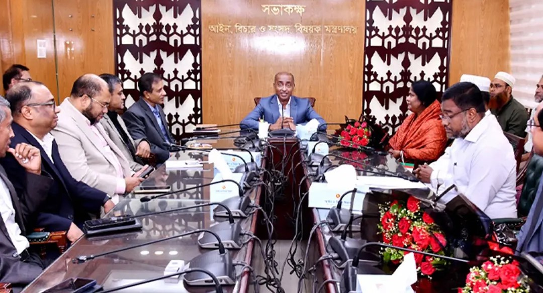 সচিবালয়ে পদোন্নতিপ্রাপ্ত ও অবসরোত্তর ছুটিতে যাওয়া কর্মকর্তাদের সংবর্ধনা অনুষ্ঠানে আইনমন্ত্রী মো. আসাদুজ্জামান