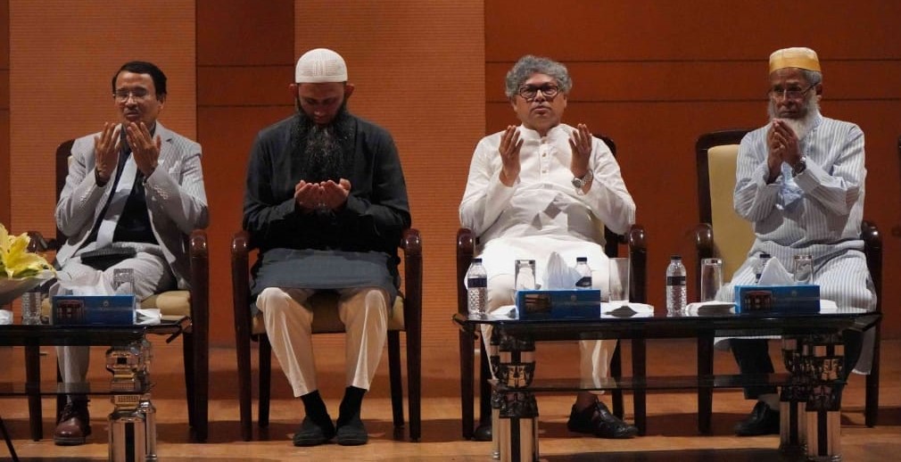 নর্থ সাউথ বিশ্ববিদ্যালয়ে ঈদ-ই-মিলাদুন্নবী অনুষ্ঠানে বক্তব্য দিচ্ছেন ধর্ম প্রতিমন্ত্রী মোহাম্মদ শামীম কায়সার