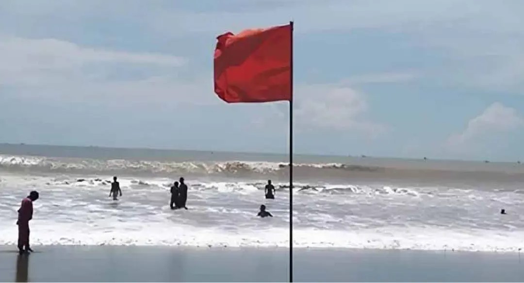 বঙ্গোপসাগরে লঘুচাপের কারণে সমুদ্রবন্দরে সতর্ক সংকেত