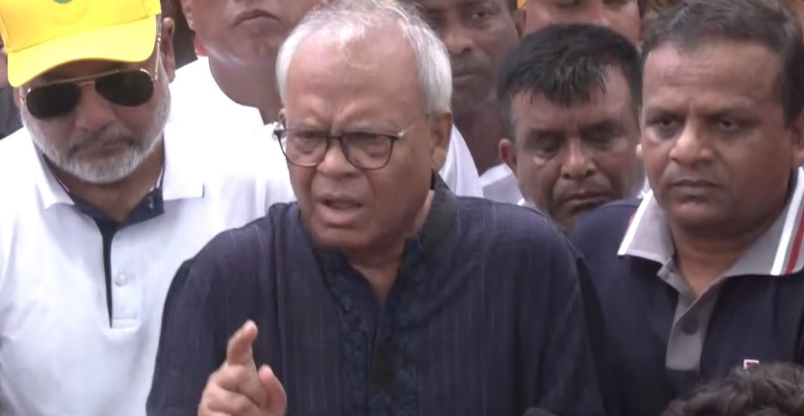 ভারত-বাংলাদেশ সম্পর্ক নিয়ে বক্তব্য দিচ্ছেন রুহুল কবির রিজভী