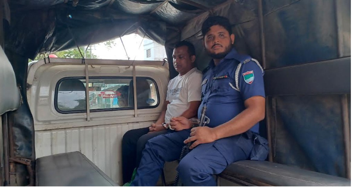 দর্শনা চেকপোস্টে গ্রেপ্তার আওয়ামী লীগ নেতা নাসিমুল ইসলাম