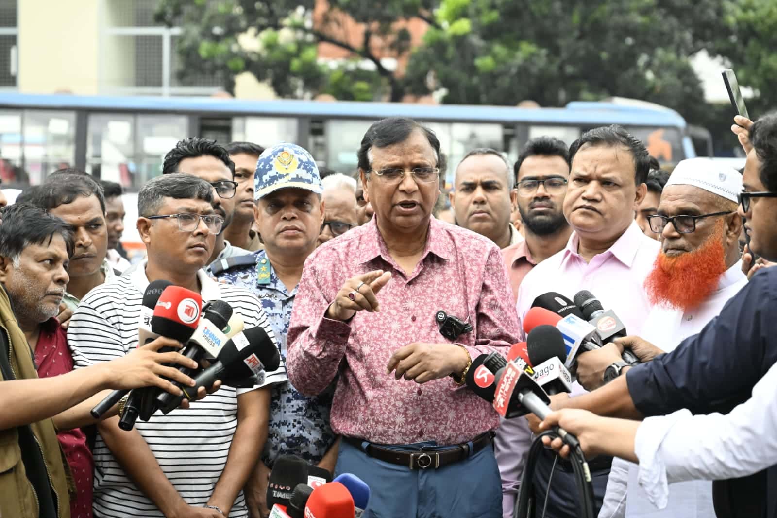 পল্টন থেকে গুলিস্তান পর্যন্ত সড়ক দখলমুক্তকরণ কার্যক্রম পরিদর্শন করছেন ডিএসসিসি প্রশাসক