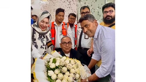 সাড়ে পাঁচ মাস পর দেশে ফিরলেন মির্জা আব্বাস