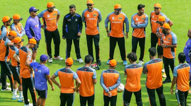 মিরপুরে অনুশীলনে বাংলাদেশ পুরুষ ক্রিকেট দলের ক্রিকেটাররা