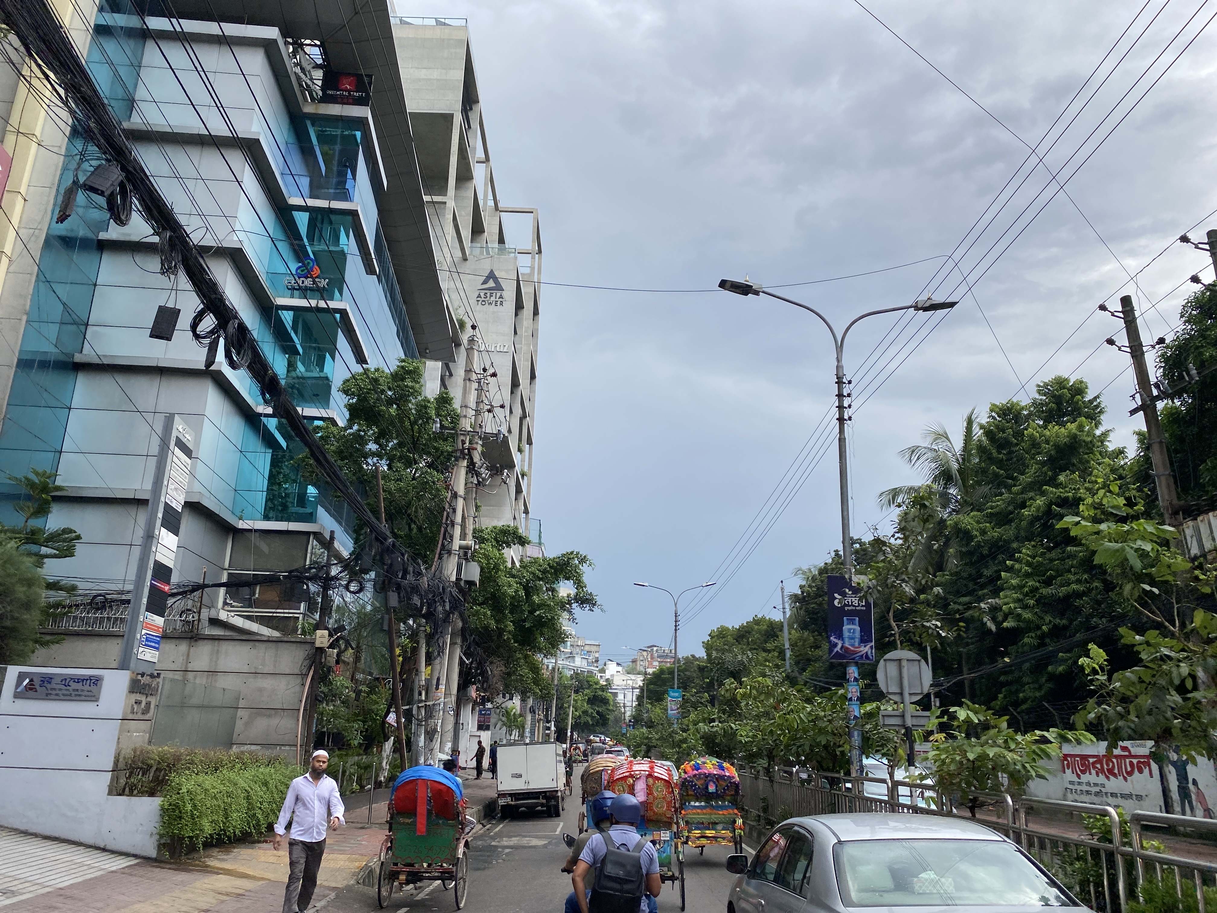 ঢাকা শহরের উপরে তীব্র বজ্রপাত, ভারি বৃষ্টি ও জলাবদ্ধতার আশংকা