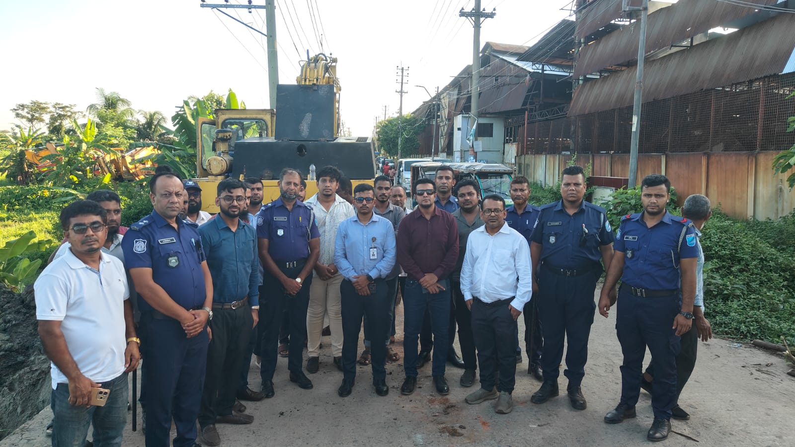 বন্দরে অবৈধ গ্যাস সংযোগ বিচ্ছিন্ন করতে মোবাইল কোর্টের অভিযান