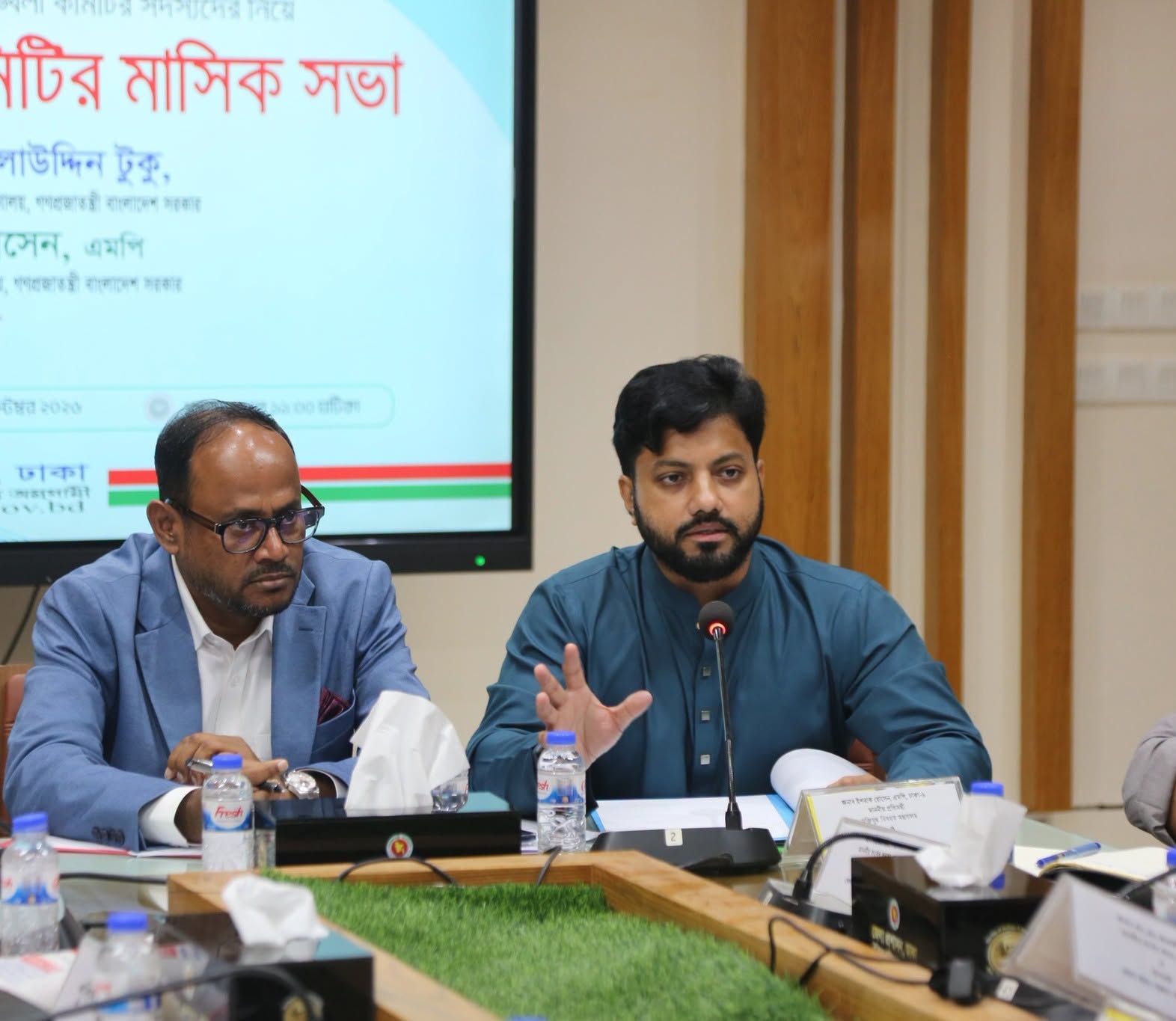 ঢাকা জেলার আইনশৃঙ্খলা কমিটির বৈঠকে বক্তব্য রাখছেন ইশরাক হোসেন