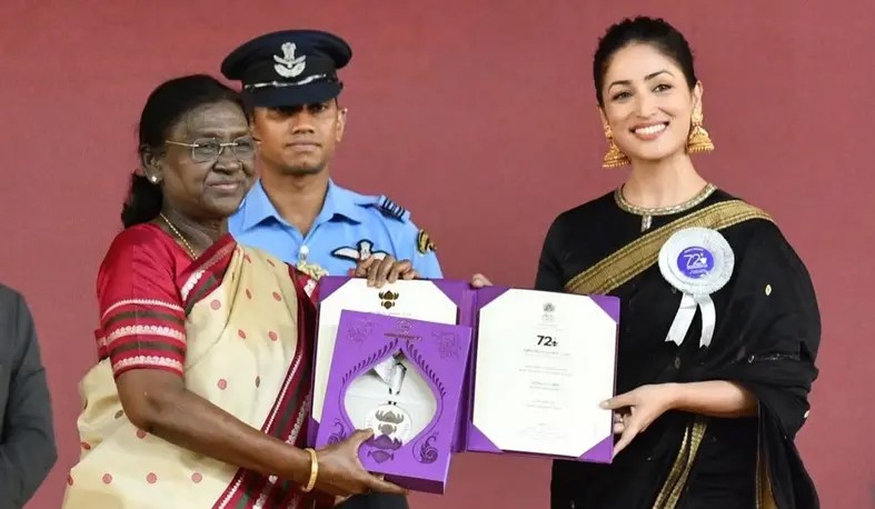 জাতীয় চলচ্চিত্র পুরস্কার হাতে ইয়ামি গৌতম