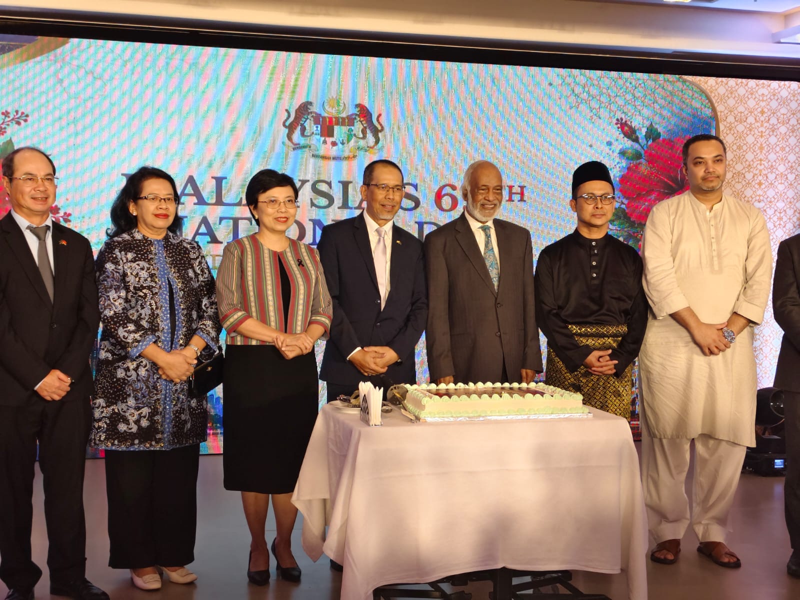 মালয়েশিয়ার জাতীয় দিবস উপলক্ষে ঢাকায় আয়োজিত অনুষ্ঠানে বক্তব্য দিচ্ছেন স্থানীয় সরকার, পল্লী উন্নয়ন ও সমবায় মন্ত্রী ড. আবদুল মঈন খান।