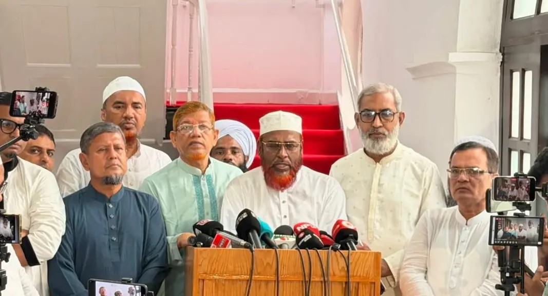 ঢাকা-রংপুর লংমার্চ নিয়ে বক্তব্য দিচ্ছেন মিয়া গোলাম পরওয়ার