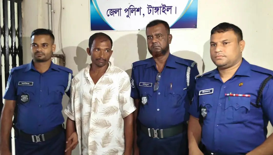 বাসাইলে সাবেক আনসার সদস্যকে কুপিয়ে হত্যার ঘটনায় পুলিশের অভিযান ও গ্রেপ্তার