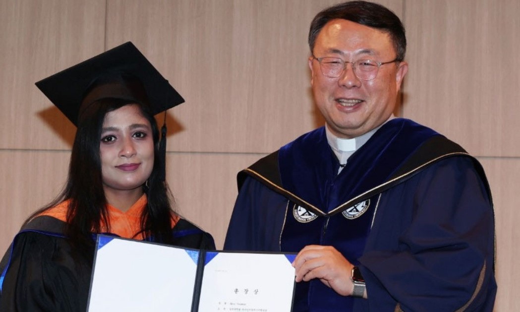দক্ষিণ কোরিয়ার সাংকংহে ইউনিভার্সিটির প্রেসিডেন্ট অ্যাওয়ার্ড পাওয়া বাংলাদেশি শিক্ষার্থী ইয়াসমিন আক্তার অধরা