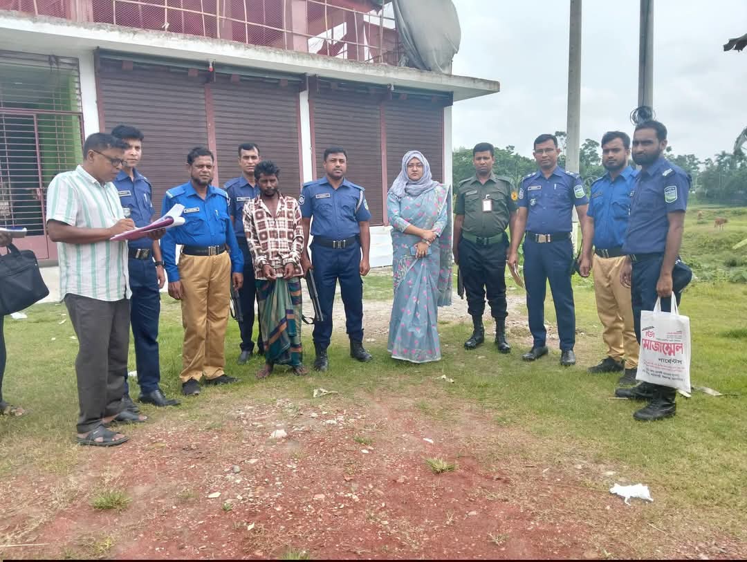 ঈশ্বরগঞ্জে মাদকবিরোধী মোবাইল কোর্ট অভিযানের দৃশ্য