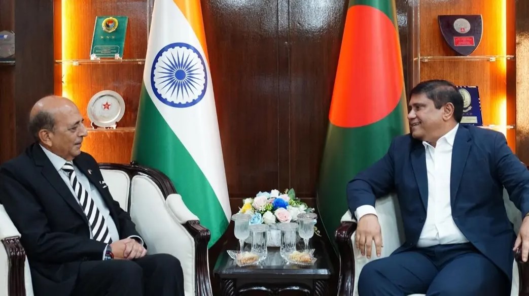 প্রধানমন্ত্রীর প্রতিরক্ষা উপদেষ্টার সঙ্গে ভারতীয় হাইকমিশনারের সৌজন্য সাক্ষাৎ