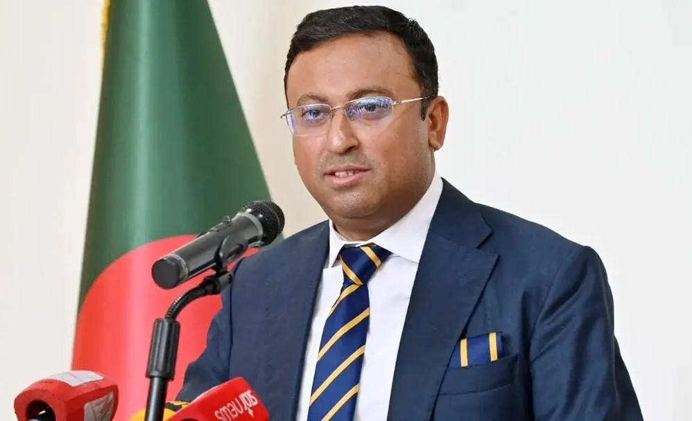 প্রধানমন্ত্রী তারেক রহমানের ভারত সফর নিয়ে সাংবাদিকদের সঙ্গে কথা বলছেন পররাষ্ট্র প্রতিমন্ত্রী হুমায়ুন কবির