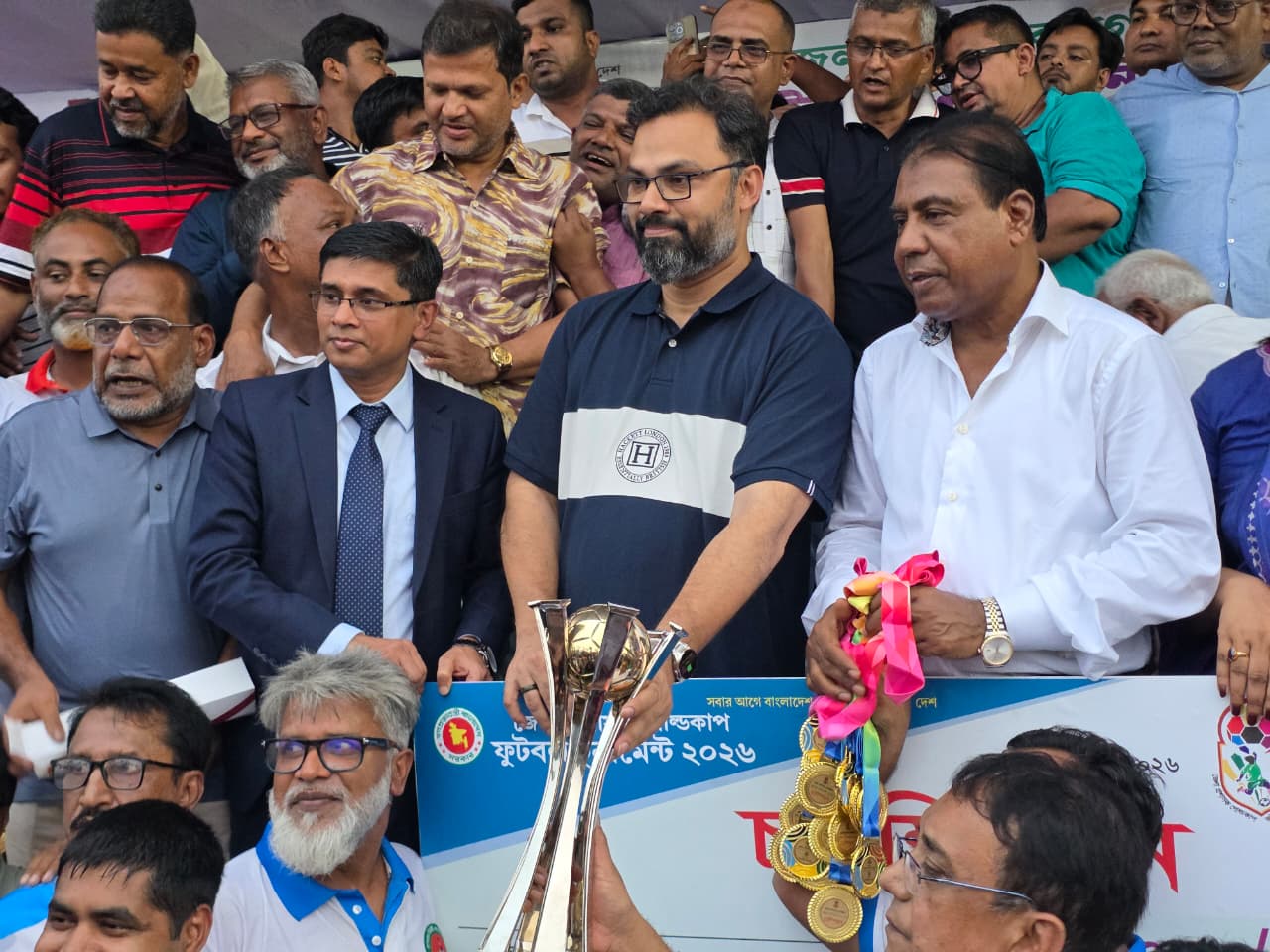 তরুণদের মাদক ও আসক্তি থেকে দূরে রাখতে তৃণমূল পর্যায়ে খেলাধুলার সুযোগ বাড়ানোর কথা জানিয়েছেন যুব ও ক্রীড়া প্রতিমন্ত্রী।