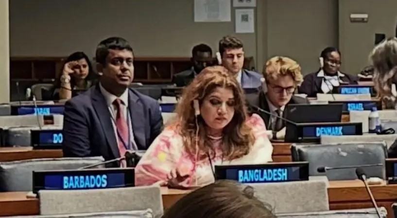 জাতিসংঘ সদর দপ্তরে উন্নয়নের অধিকার বিষয়ক অনুষ্ঠানে বক্তব্য দিচ্ছেন শামা ওবায়েদ ইসলাম
