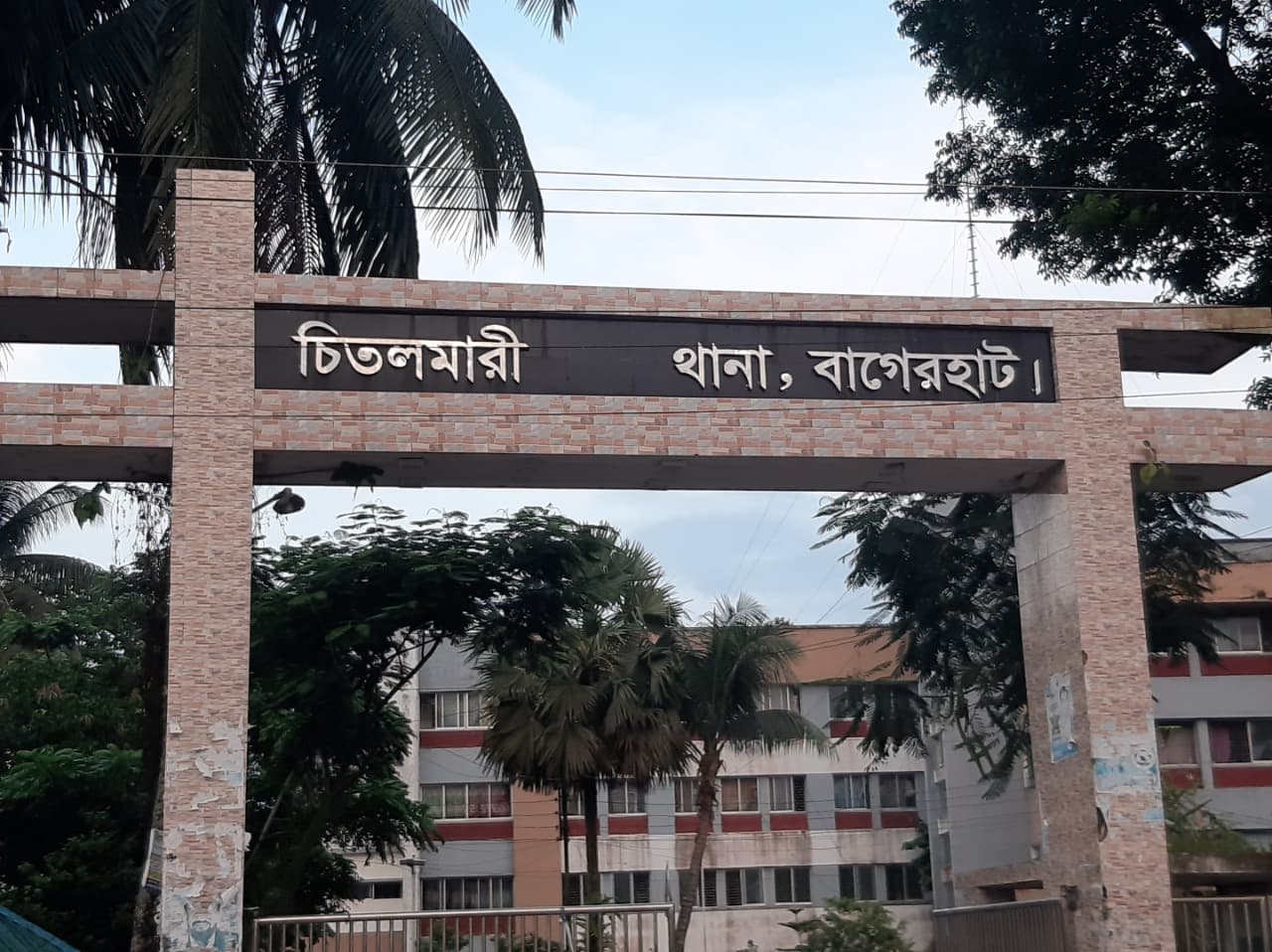 চিতলমারীর ঝালোডাঙ্গা গ্রামে তরুণীর মরদেহ উদ্ধারের ঘটনায় পুলিশ