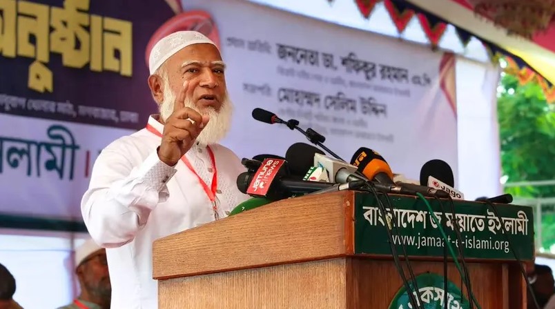 মধুবাগে ডেঙ্গু প্রতিরোধে জনসচেতনতা সপ্তাহের উদ্বোধনী অনুষ্ঠানে বক্তব্য দিচ্ছেন জামায়াত আমির ডা. শফিকুর রহমান