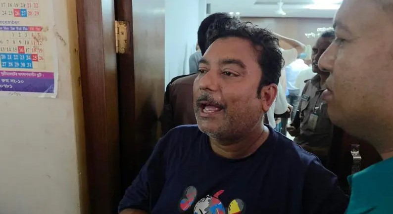  গুপ্তচরবৃত্তির মামলায় রিমান্ডে নেওয়া ভারতীয় নাগরিক রবিউল ইসলাম