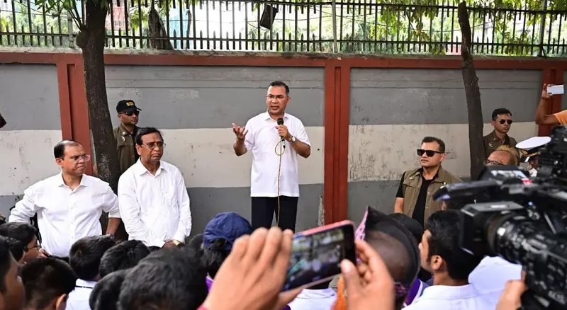 রাজধানীর বিভিন্ন হাসপাতাল, শিক্ষাপ্রতিষ্ঠান ও সরকারি আবাসিক এলাকা পরিদর্শন করছেন প্রধানমন্ত্রী তারেক রহমান।