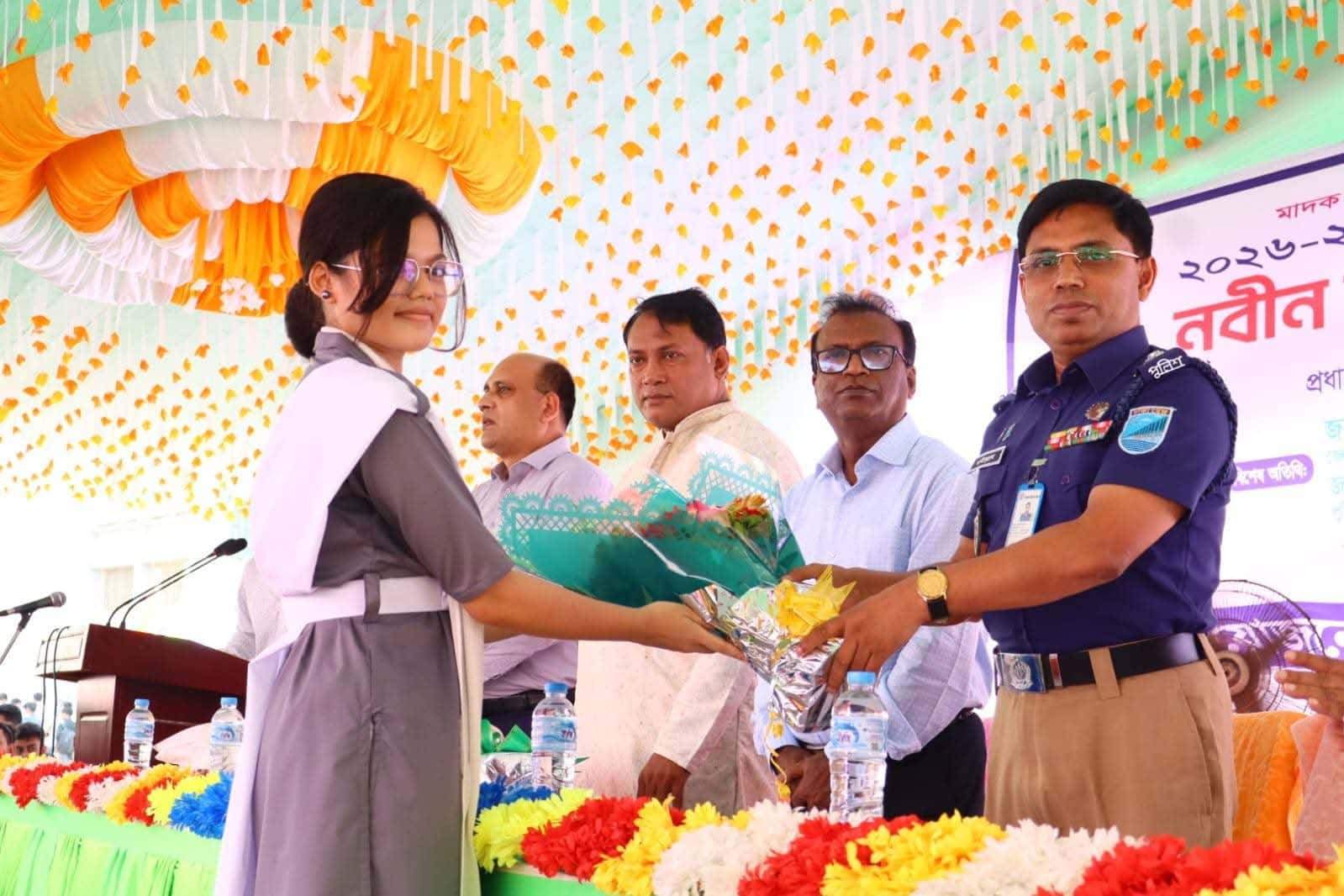 গোপালগঞ্জ সরকারি কলেজে একাদশ শ্রেণির নবীনবরণ ও মাদক-ডেঙ্গু প্রতিরোধে সচেতনতামূলক অনুষ্ঠান।