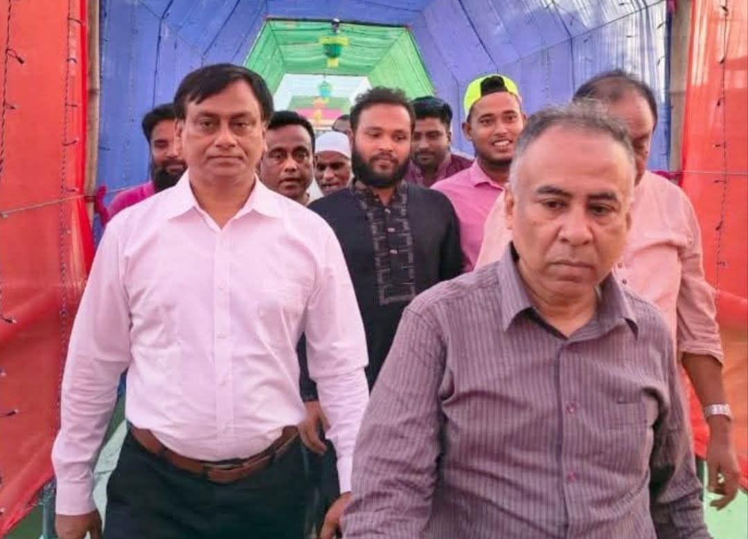 ফরিদপুরে শারদীয় দুর্গাপূজা উপলক্ষে পূজামণ্ডপ পরিদর্শন করছেন কৃষিবিদ হাসান জাফির তুহিন।