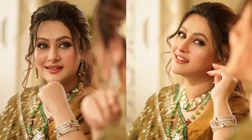 জামদানি শাড়ি ও খোঁপায় ফুলের সাজে অভিনেত্রী পূর্ণিমা