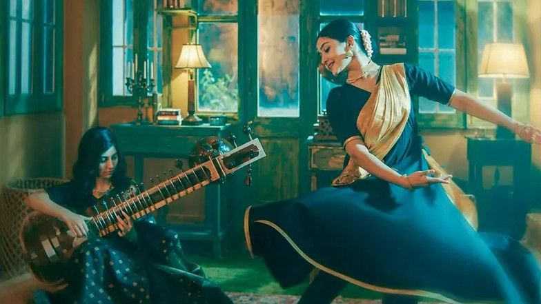 ‘মেঘ আড়ালে’ গানচিত্রে গায়িকা সুতপা মণ্ডল ও মঙ্কস পার্ল
