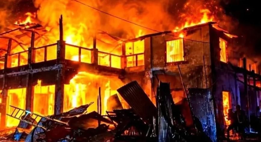 গৌরীপুরে অগ্নিকাণ্ডে পুড়ে যাওয়া ঐতিহ্যবাহী ঝলমল সিনেমা হল