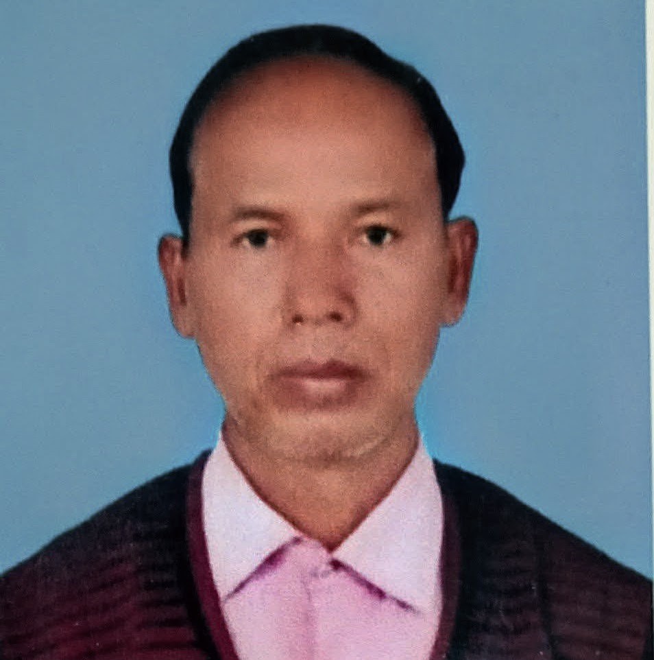  দিনাজপুরের পার্বতীপুরে প্রধান শিক্ষক মনোরঞ্জন রায় হত্যার অভিযোগের ঘটনায় ঘটনাস্থলে পুলিশের তদন্ত।