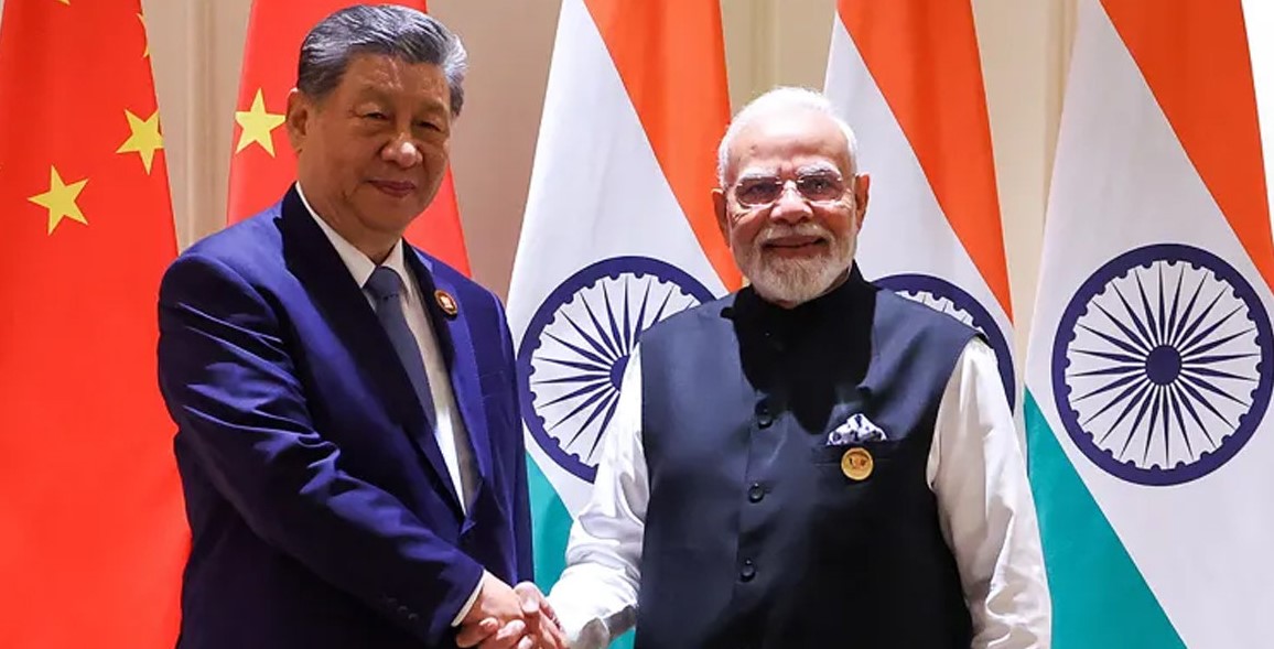 ব্রিকস শীর্ষ সম্মেলনের ফাঁকে ভারতীয় প্রধানমন্ত্রী নরেন্দ্র মোদি ও চীনের প্রেসিডেন্ট শি চিনপিংয়ের দ্বিপক্ষীয় বৈঠক।
