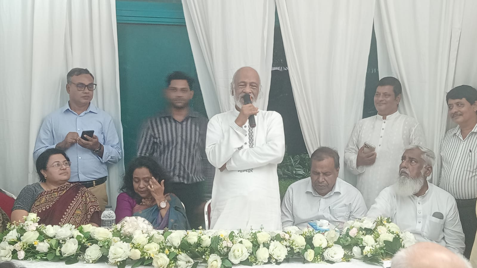  জাতীয় শিক্ষক দিবস উপলক্ষে আলোচনা সভায় বক্তব্য রাখছেন স্থানীয় সরকারমন্ত্রী ড. আবদুল মঈন খান
