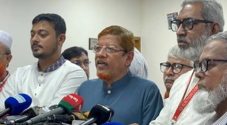 প্রধান নির্বাচন কমিশনারের সঙ্গে বৈঠক শেষে ১১ দলীয় জোটের নেতাদের ব্রিফিং
