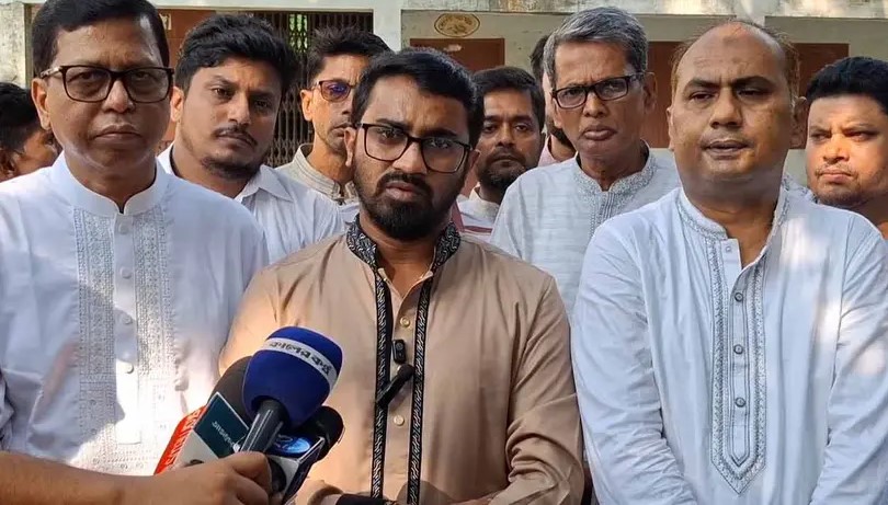 ঝিনাইদহে বক্তব্য দিচ্ছেন প্রধানমন্ত্রীর রাজনৈতিক সহকারী রাশেদ খাঁন।