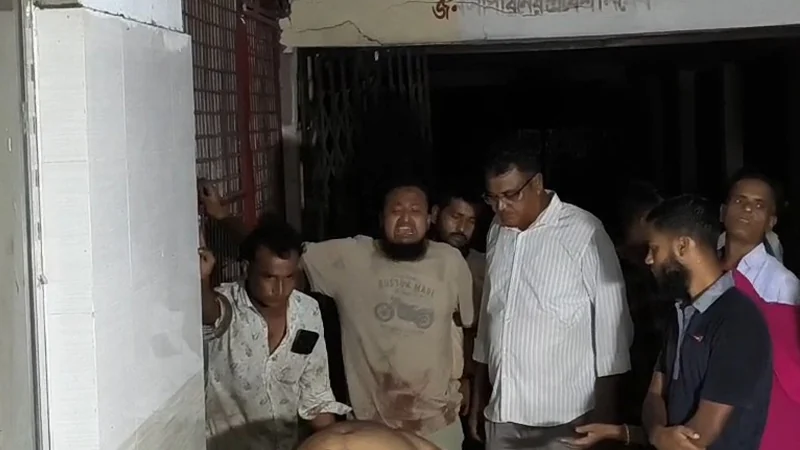 পাবনায় হাটের ইজারাদারের কার্যালয়ে গুলি, আ.লীগ ও শ্রমিক দলের দুই নেতা নিহত