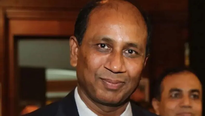 সাবেক এসবি প্রধান মনিরুল ইসলাম ও তাঁর পরিবারের সদস্যদের বিরুদ্ধে দুদকের দুই মামলা করার সিদ্ধান্তের খবর।