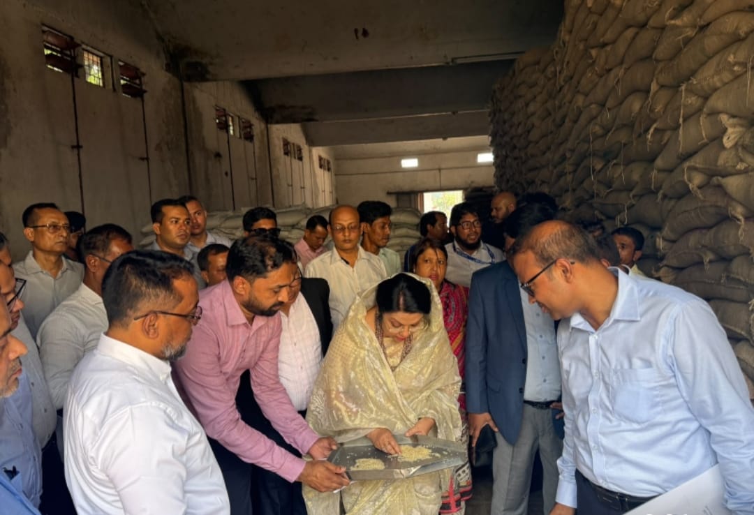 চট্টগ্রাম জেটি ও সাইলো পরিদর্শন করছেন খাদ্যমন্ত্রী আফরোজা খানম