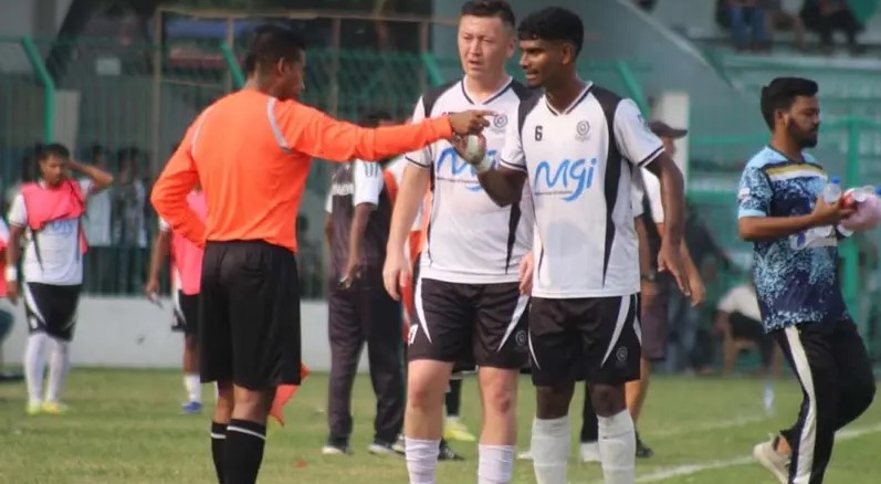 বাংলাদেশ ফুটবল লিগে ঢাকা ওয়ান্ডারার্সের বিপক্ষে মোহামেডান স্পোর্টিং ক্লাবের ম্যাচ।