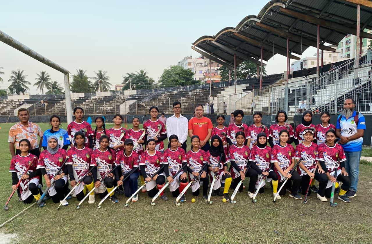 কুমিল্লায় ব্র্যাক ব্যাংক অপরাজেয় আলো নারী হকি ডেভেলপমেন্ট প্রোগ্রামের সমাপনী অনুষ্ঠান